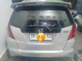 Di jual Honda Jazz 2010