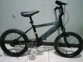 Dijual sepeda BMX FOSTER masih bagus batangan aman bagus tinggal pakai