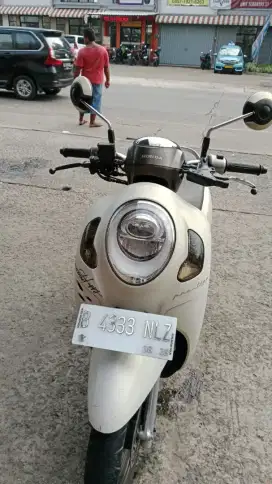 Scoopy tahun 2023
Lengkap
Pajak On
plat Tangsel (Serpong) 
Nominus