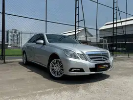 Mercy E300 Elegance W212 A/T 2010 Abu-Abu,KM 12 RB Antik