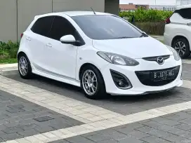 Di jual Mazda 2 type R THN 2012