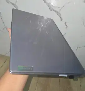 Laptop LENOVO IDEAPAD SLIM 3 16GB 512GB Like New