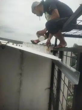 Tukang perbaikan atap bocor dan renovasi bangunan dll