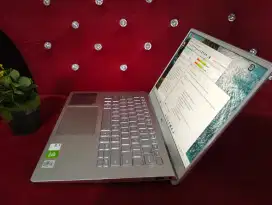 Dell Inspiron 14 core i7 GEN 10/RAM 8 SSD 512/Nvidia mx330/backlit
