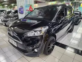TOYOTA SIENTA 1.5 V MATIC THUN 2017 HITAM SURABAYA
