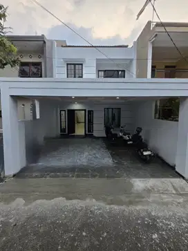Rumah baru 2 lantai dalam komplek bebas banjir di pondok kelapa