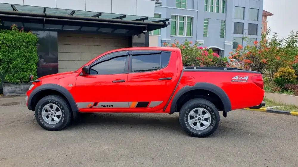Mitsubishi triton strada 2015 GLX 2.8 dobel cabin 4x4