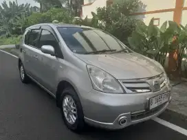 Nissan livina xr 2011 AT 1.5cc mulus kinclong