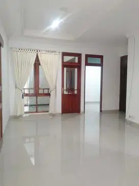 Di Sewakan Rumah Cantik Siap Huni. Raffles Hills Cibubur.