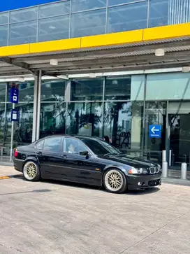 BMW E46 318i M43 Black on Black Fabric