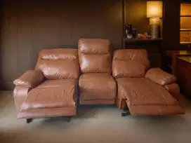 Sofa Reclining mewah mengkilap import Italy merk Corsini mulus nominus