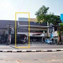 Disewakan Ruko 3,5 lantai di Radio Dalam , Jakarta Selatan
