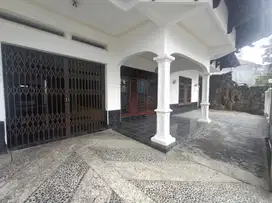 Rumah Kerten 10Kt, 5Km, 306Mt,2Lantai, jl Slamet Riyadi, Laweyan,Solo