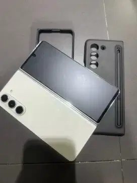 Samsung Z fold 5 12/512 GB