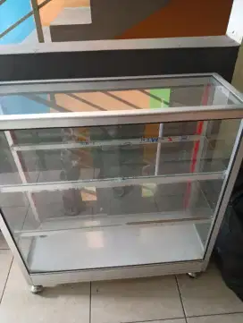 etalase kaca alumunium