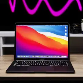 Macbook Air M1 Ram 8 GB SSD 256 GB Garansi Resmi Cash / Kredit