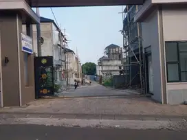 Rumah Mewah 3 Lantai Di Cirendeu Ciputat Dekat MRT dan Tol Lebak Bulus