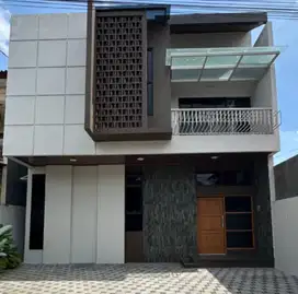 Dijual Rumah Mewah, Turun Harga, Dekat Hyatt Hotel