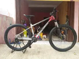 Sepeda Gunung Polygon Xtrada 5 Size M Speed 2x10 Rem Hidrolik Cakram