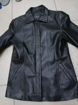 Jaket kulit wanita ukuran L