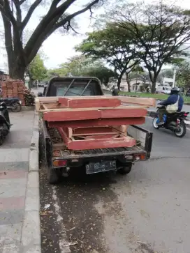 Kusen + pintu 2 + kusen jendela 2 dan daun kaca dari kayu bekasborneo