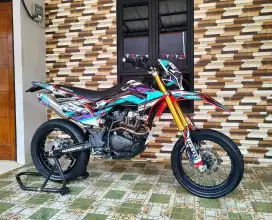 Honda crf 150l tahun 2024 supermoto km rendah
