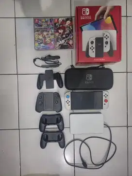Nintendo Switch OLED OFW + 2 Kaset COD ONLY