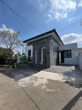 Dijual Rumah Baru Siap Huni Dekat Kampus UGM, Hotel Hyatt, Strategis