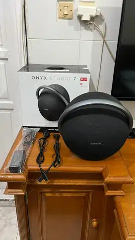 Harman Kardon Onyx Studio 7