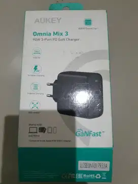 Charger Aukey Gan Fast 90Watt