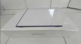 New IBOX  Macbook Air M2 CHIP RAM 16/256 STARLIGHT Garansi IBOX