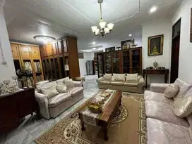 Rumah Murah Strategis Besar Siap Huni 2 Lantai di Rawamangun