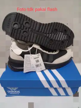 Sepatu casual SL 72 BOOST Size 43