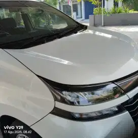 mobil xenia 1,3 X AT