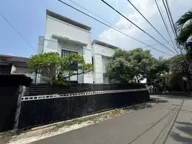 Cikutra Rumah mewah bagus jual cepat harga nego lokasi strategis