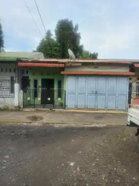 Rumah dan gudang