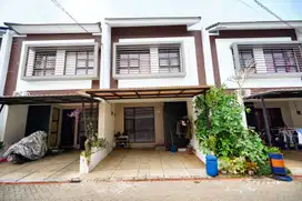 Rumah Cantik 2 Lt Siap KPR 11 Mnt ke Paradise Walk Serpong J-19066
