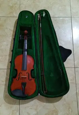 Jual Biola 4/4 Premiere Bekas – Lengkap Case, Murah Meriah