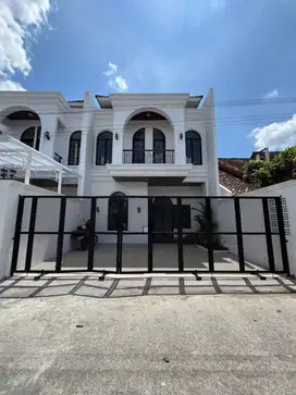 BARU CLASSIC MODERN dkt Kampus UNRIYO TAJEM Siap Huni Luas Tanah 130m2