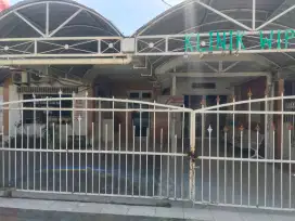 Klinik beserta isinya, 2 lantai
