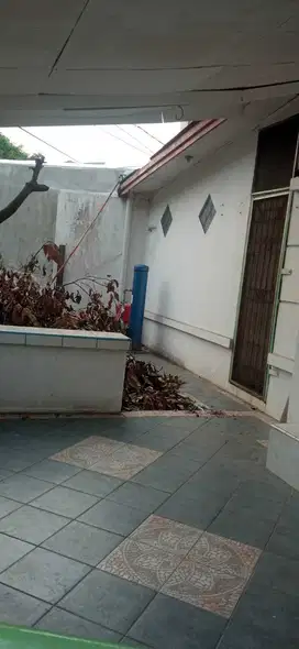 Dijual rumah huk luas 110m2 di Taman royal 1 harga nego lokasi oke