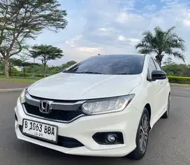 (ISTIMEWA!) Honda City E RS 2017 AT Matic CVT PUTIH / 2018 Jazz 2019