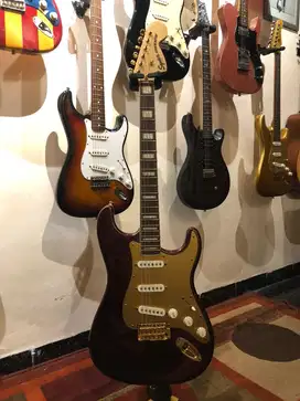 Gitar Squier 40th Anniversary Stratocaster, Gold Edition