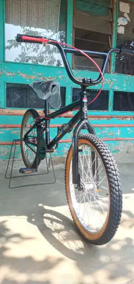 sepeda bmx bekas