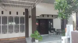 Rumah tempat strategis