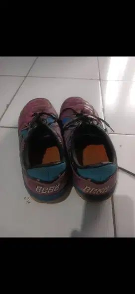 Sepatu futsal seken