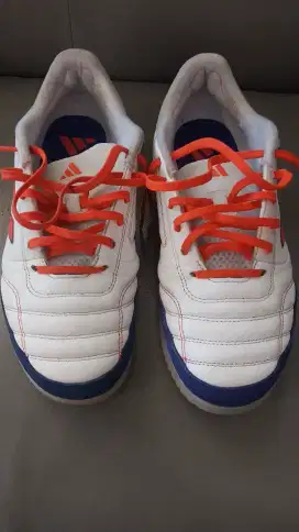 Sepatu Futsal 43 1/3