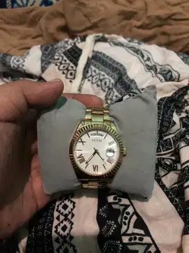 GUESS GW0308L3 Women