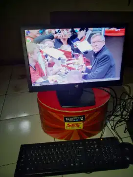 Komputer sepaket ex kantor siap test corei3 gen 6 ram ddr4 mon 19inch