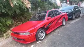 Mitsubishi Lancer 1988 Bensin